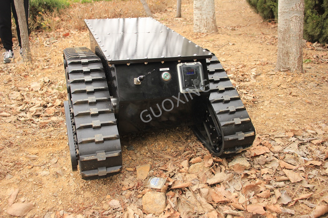 Wasserdichtes PLT-1000-Treppensteigerroboter-Chassis aus Gummi für militärische Geländefahrzeuge