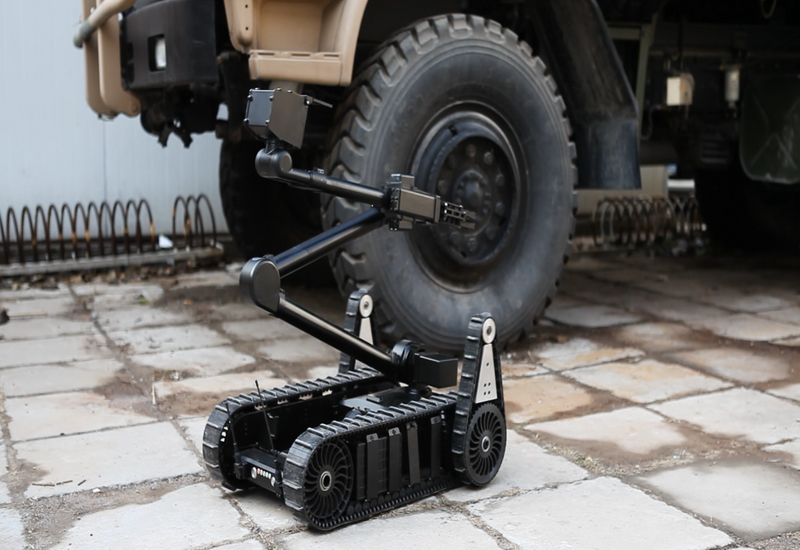 Militärische Armee, kleine Größe, die Aufgabe ausführt, explosiver operativer EOD-Roboter GX BOX510